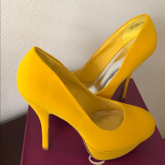 BAMBOO Shoes - Bamboo yellow heels size 8 BAMBOO Shoes - Bamboo yellow heels size 8